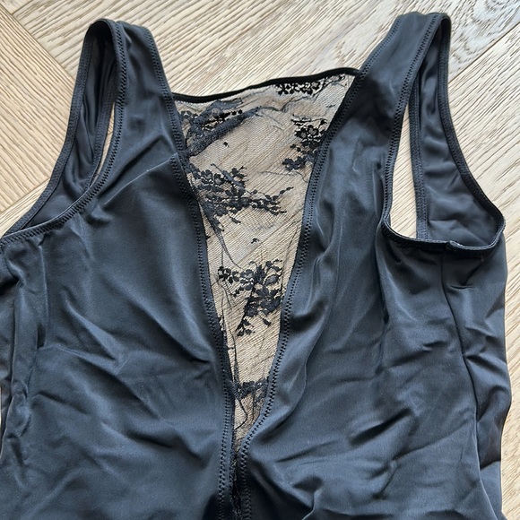 Dynamite lace spandex bodysuit - Picture 2 of 4